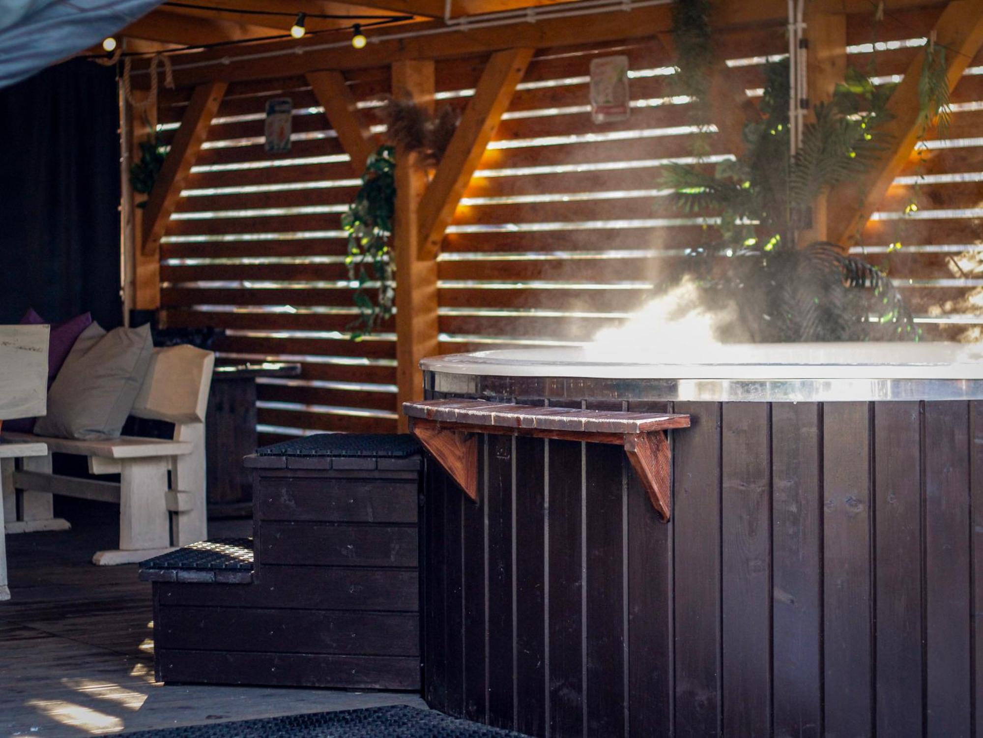 Aloha Glamp - Okragle Domki Przy Rzece - Balia I Sauna - Energylandia Zagornik Rom bilde