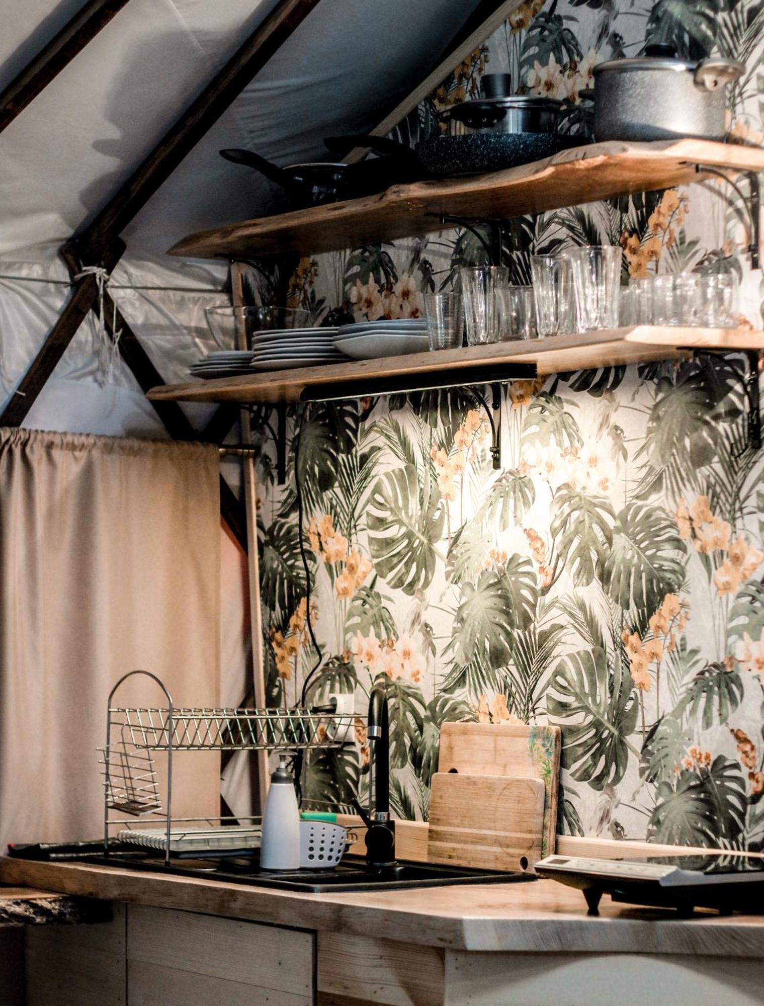 Aloha Glamp - Okragle Domki Przy Rzece - Balia I Sauna - Energylandia Zagornik Rom bilde