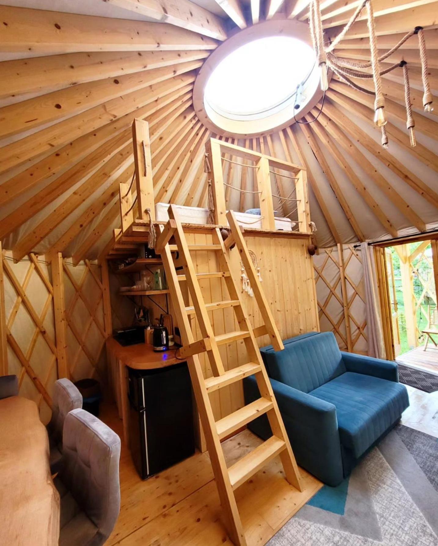 Aloha Glamp - Okragle Domki Przy Rzece - Balia I Sauna - Energylandia Zagornik Rom bilde
