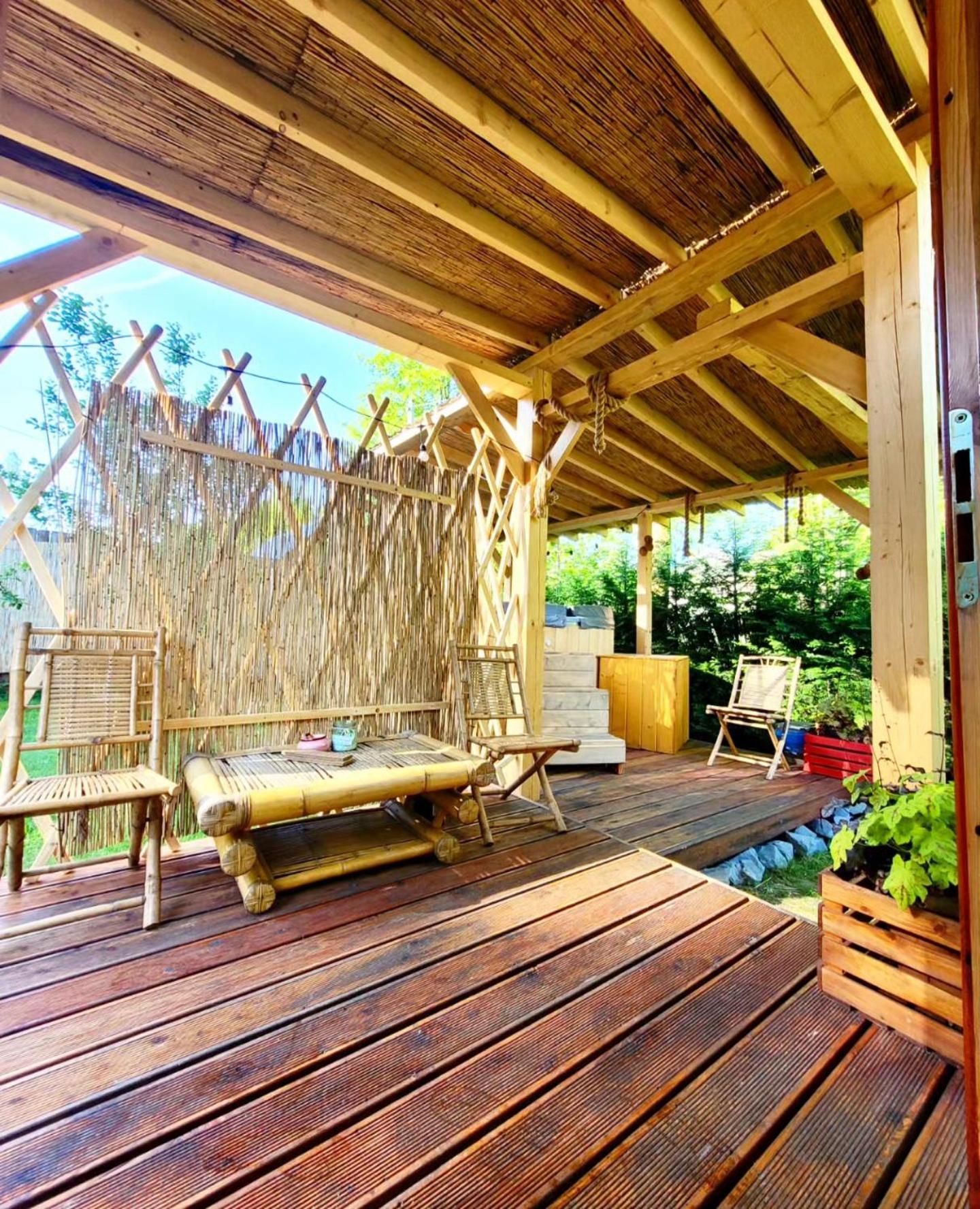 Aloha Glamp - Okragle Domki Przy Rzece - Balia I Sauna - Energylandia Zagornik Rom bilde